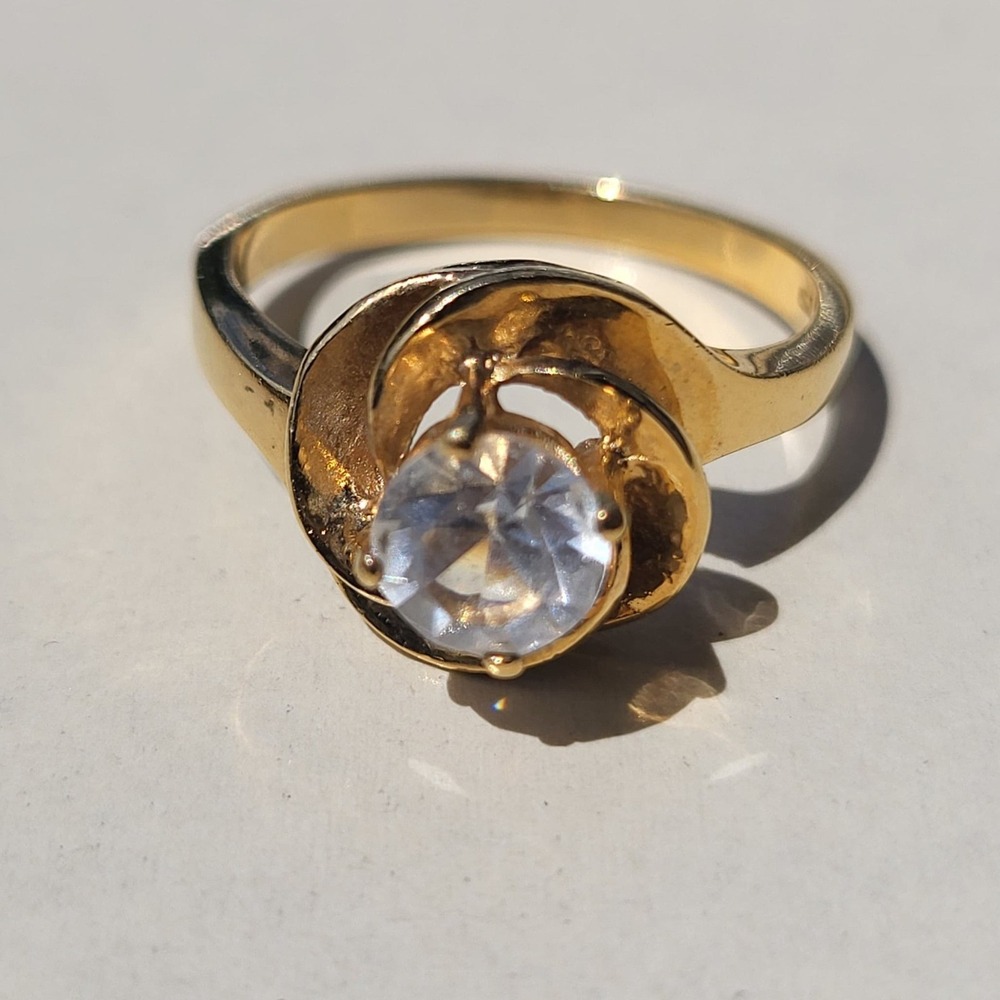 Vintage Gold Plated Swirl Solitaire Ring Size 8.5 Clear Stone